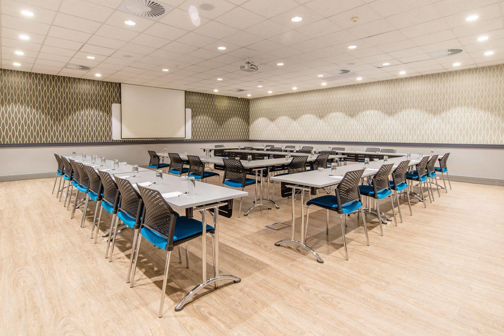 Fnb Conference Centre 호텔 샌톤 외부 사진